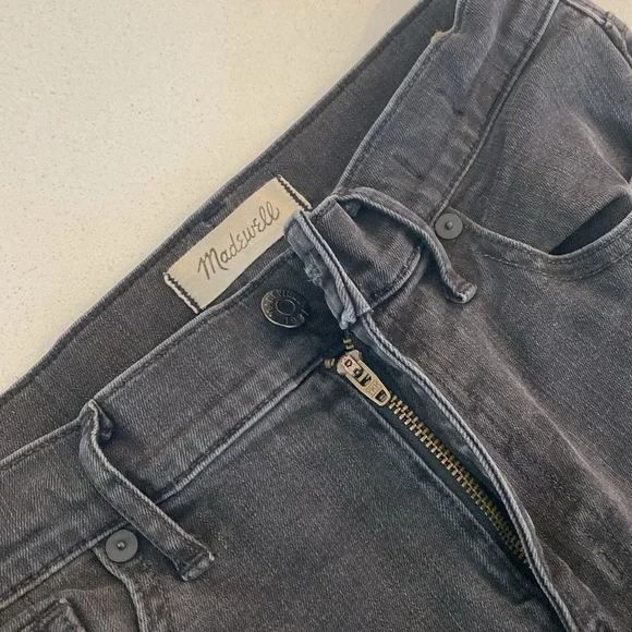 Madewell 9” High Riser Distressed Skinny Jeans - Picture 5 of 7